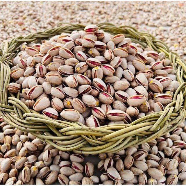 پسته احمد آقایی سایز متوسط